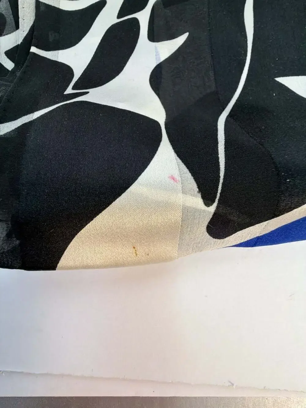 Vintage‎ 1987 Ginnie Johansen 100% Silk Abstract Floral Scarf